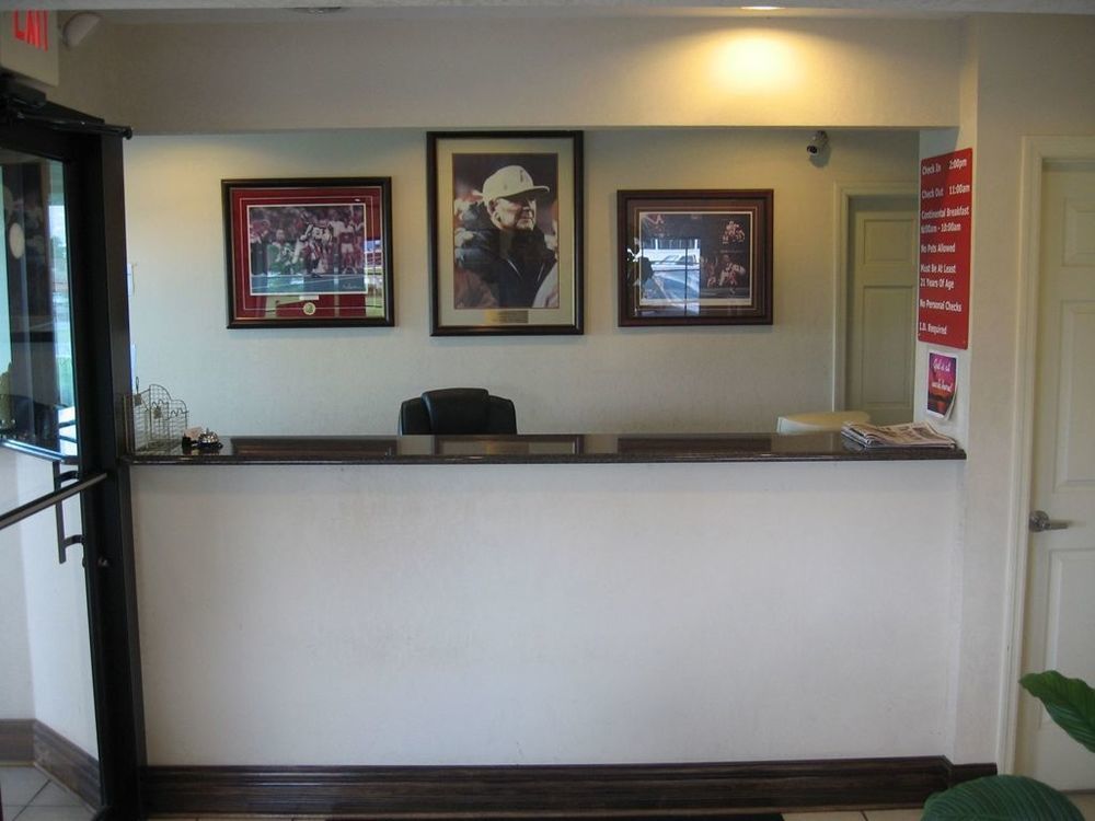 Budget Inn Northport Интерьер фото