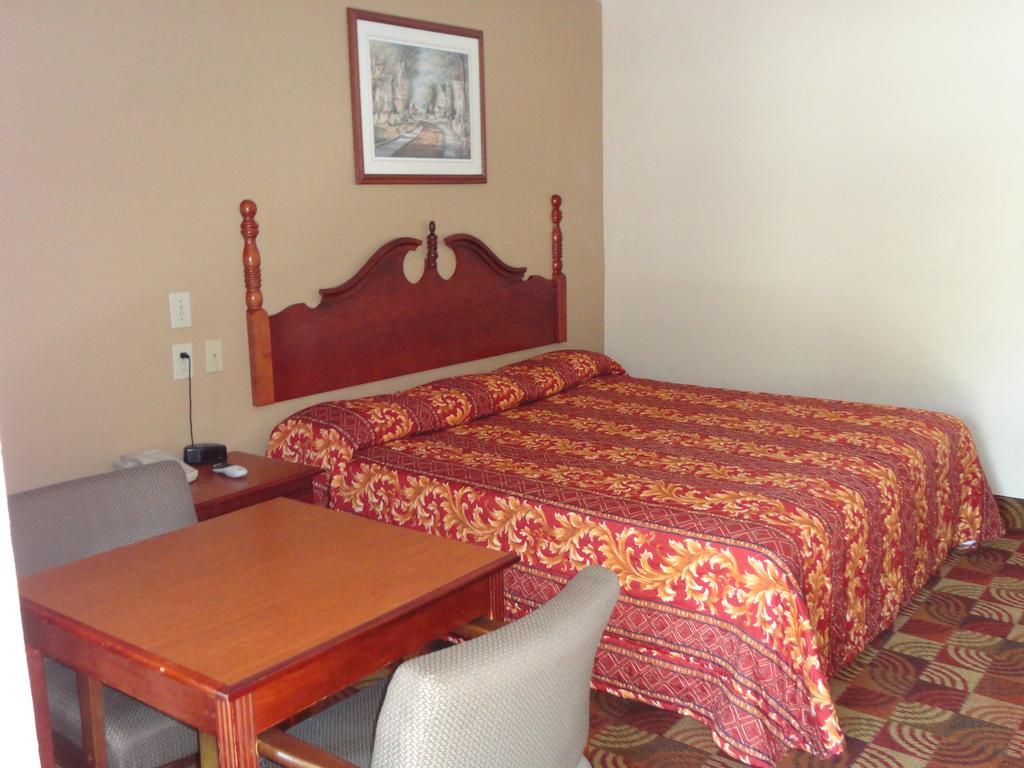 Budget Inn Northport Экстерьер фото